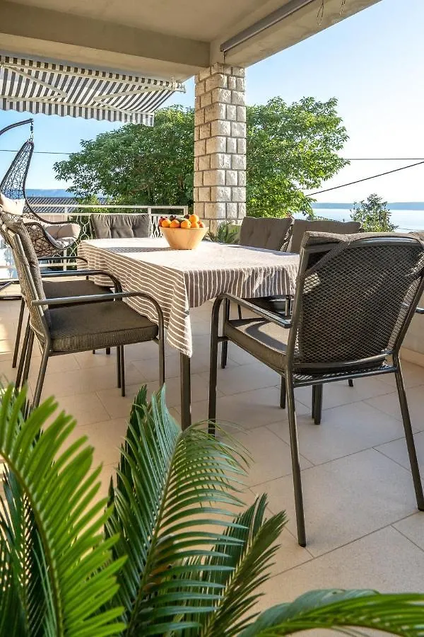 Apartman Ana Novi Vinodolski 0*,